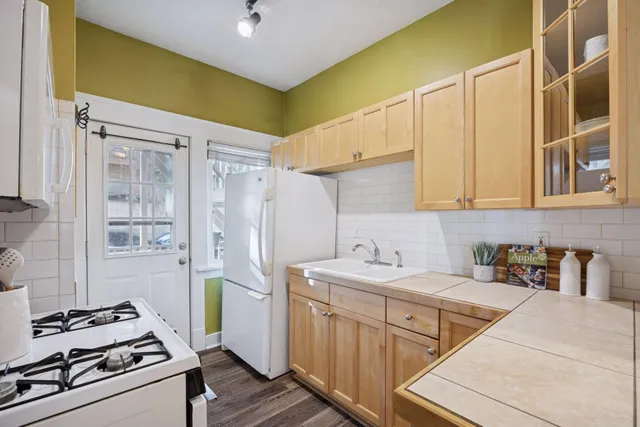 $169,900 | 988 Dayton Avenue, Unit 1, St. Paul, MN 55104