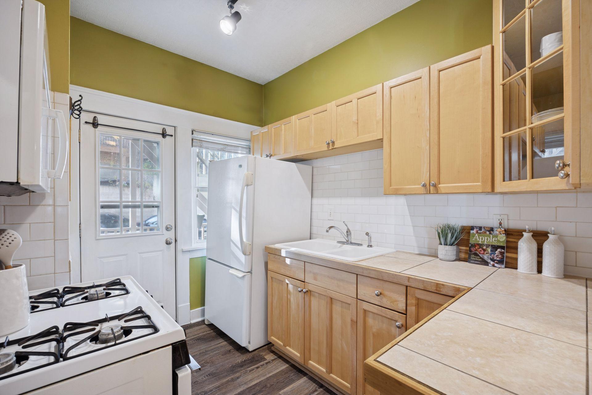 988 Dayton Avenue, Unit 1 St. Paul, MN 55104 - Photo 17 of 30