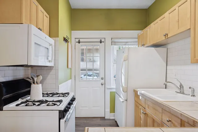 $169,900 | 988 Dayton Avenue, Unit 1, St. Paul, MN 55104