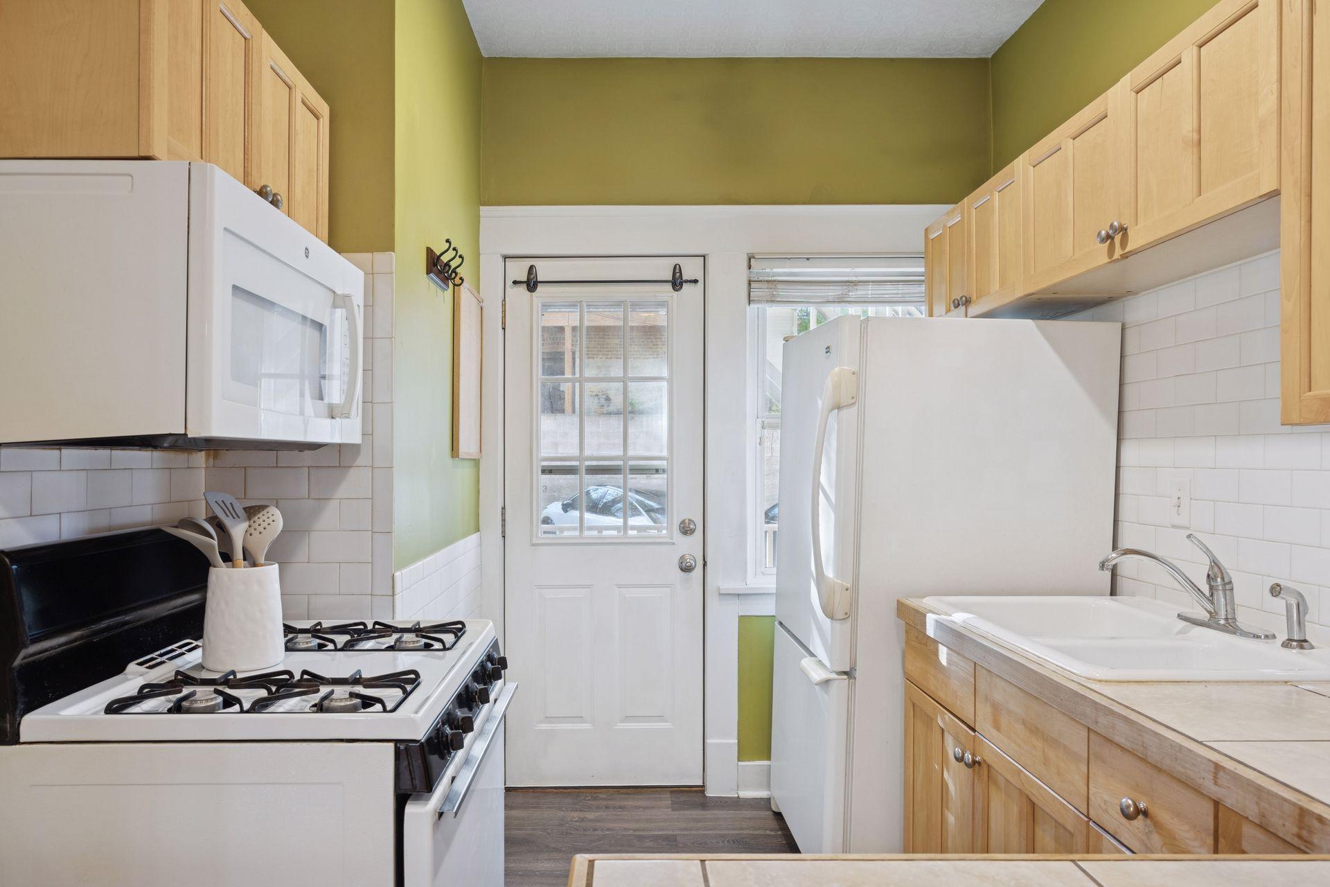 988 Dayton Avenue, Unit 1 St. Paul, MN 55104 - Photo 18 of 30