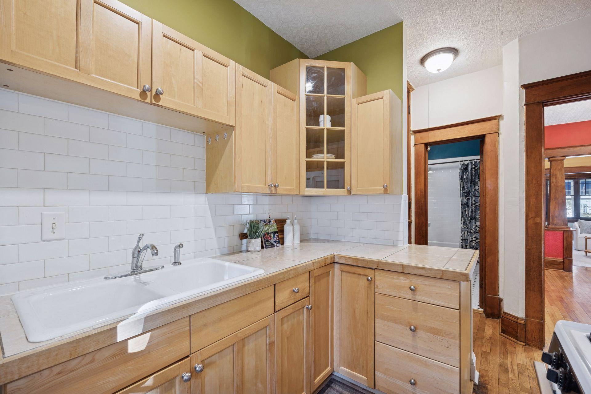 988 Dayton Avenue, Unit 1 St. Paul, MN 55104 - Photo 19 of 30