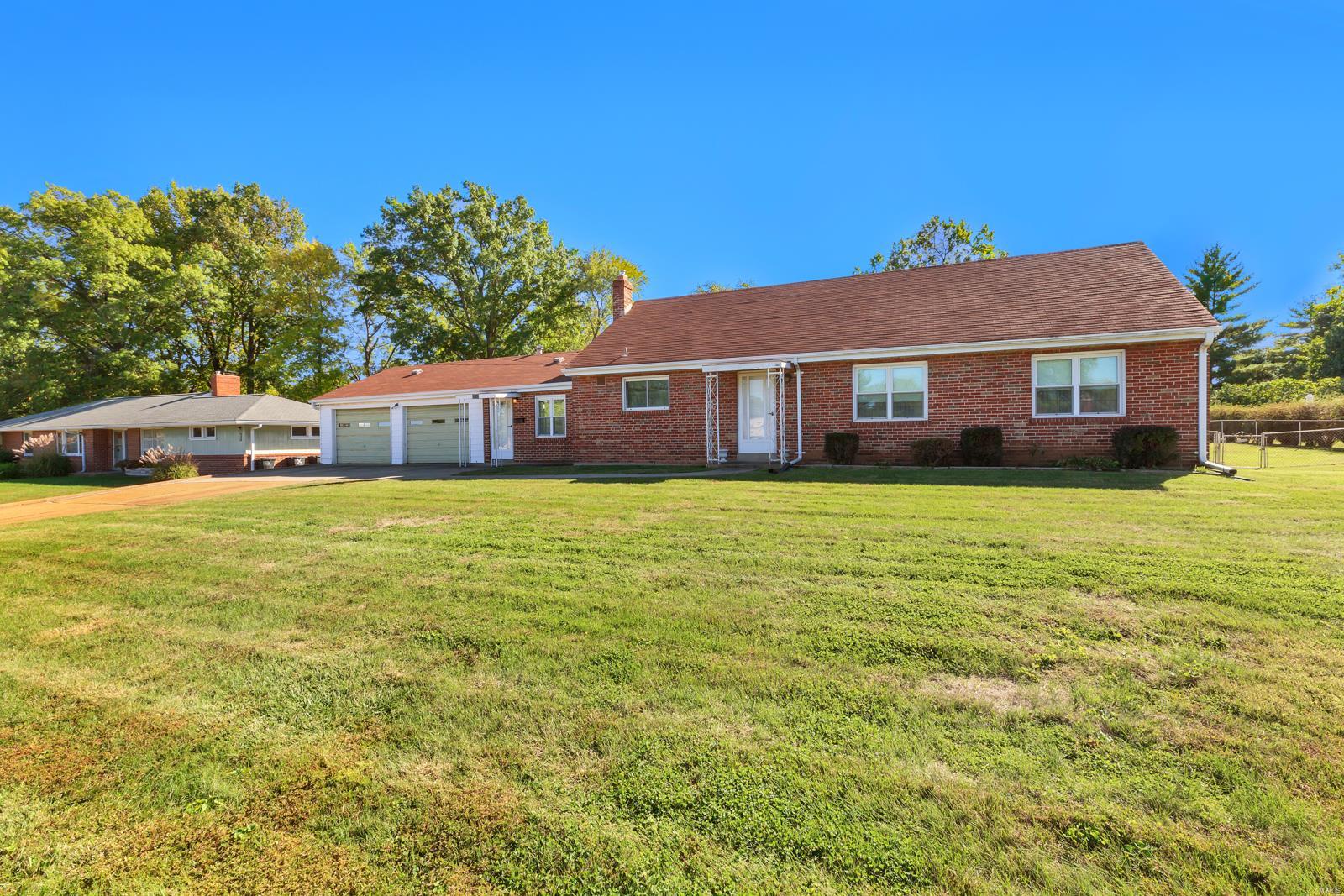 7112 Weber Road St. Louis, MO 63123 - Photo 2 of 28 Gallery Image 2