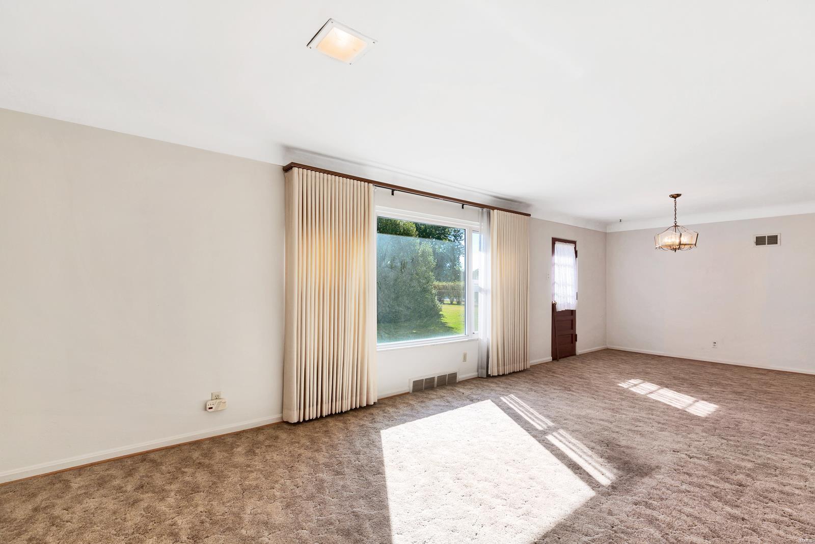 7112 Weber Road St. Louis, MO 63123 - Photo 19 of 28 Gallery Image 19