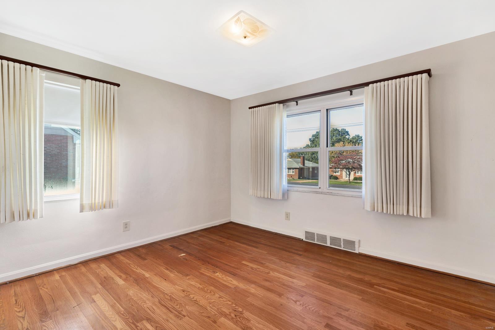 7112 Weber Road St. Louis, MO 63123 - Photo 22 of 28 Gallery Image 22