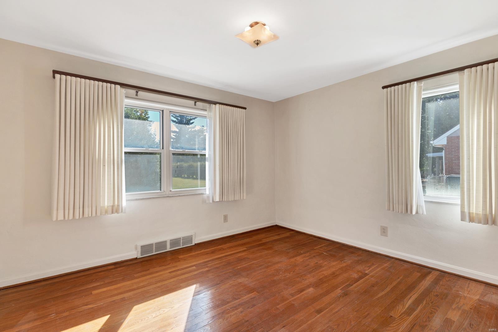 7112 Weber Road St. Louis, MO 63123 - Photo 24 of 28 Gallery Image 24