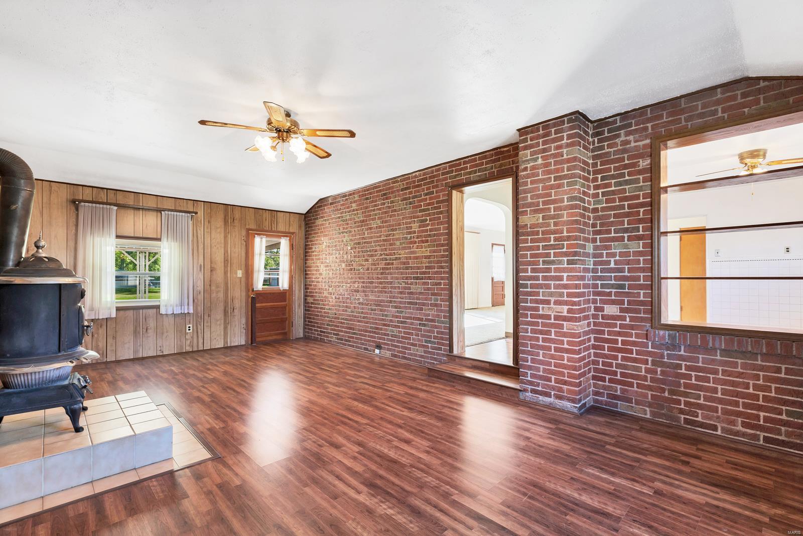 7112 Weber Road St. Louis, MO 63123 - Photo 10 of 28 Gallery Image 10