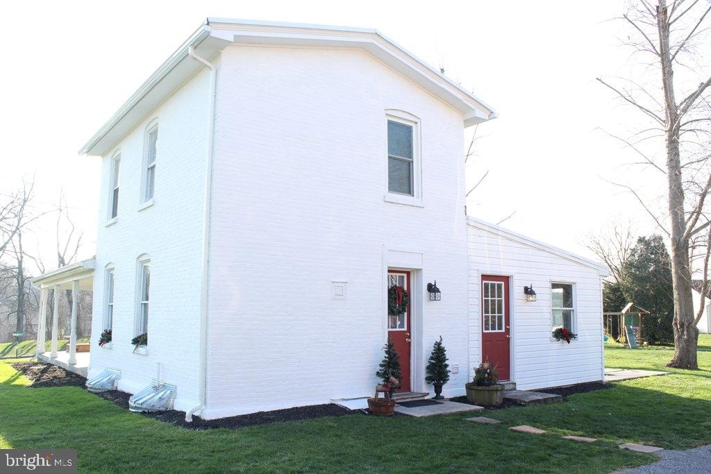 696 Bean Hill Road Lancaster, PA 17603 - Photo 2 of 26 Gallery Image 2