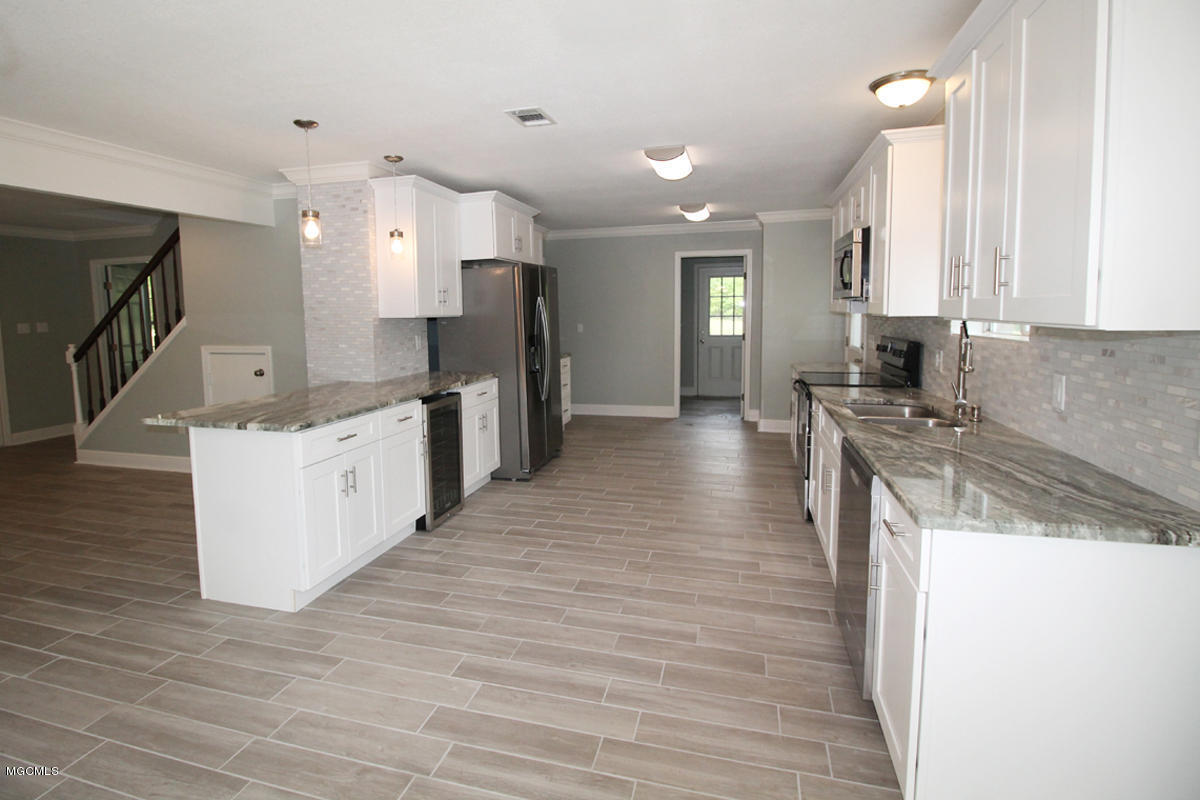 23224 Red Bluff Road Moss Point, MS 39562 - Photo 13 of 52 Kitchen