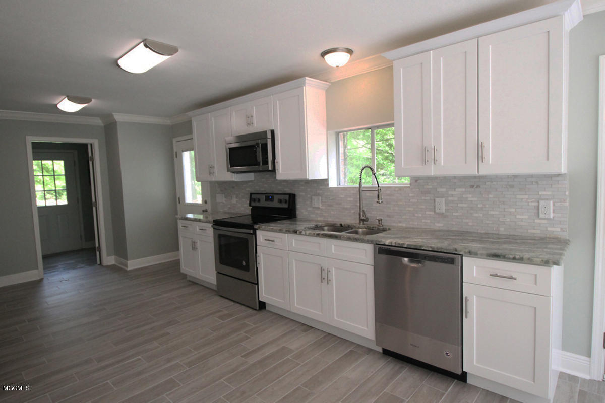 23224 Red Bluff Road Moss Point, MS 39562 - Photo 18 of 52 Kitchen