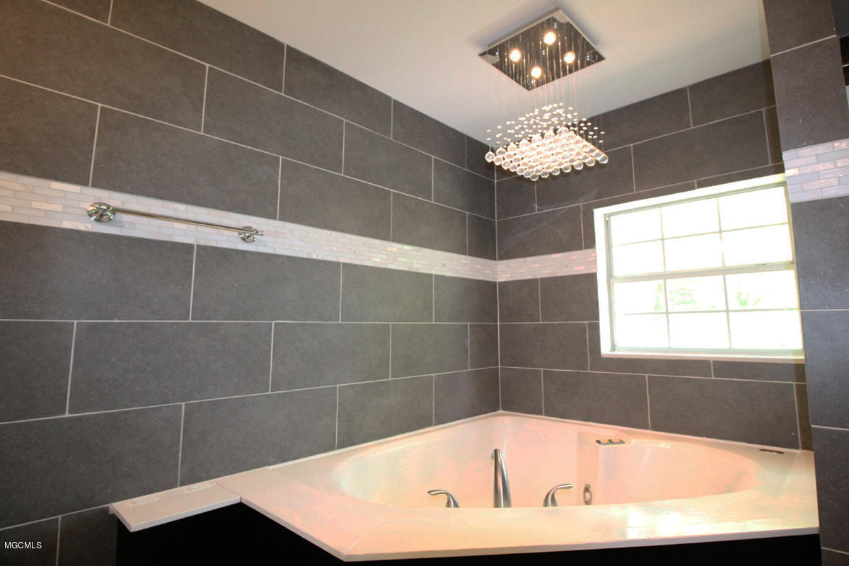 23224 Red Bluff Road Moss Point, MS 39562 - Photo 21 of 52 Master Bath