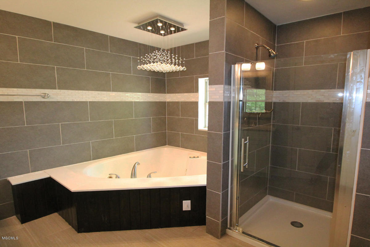 23224 Red Bluff Road Moss Point, MS 39562 - Photo 22 of 52 Master Bath