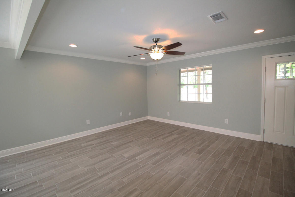 23224 Red Bluff Road Moss Point, MS 39562 - Photo 5 of 52 Living Room