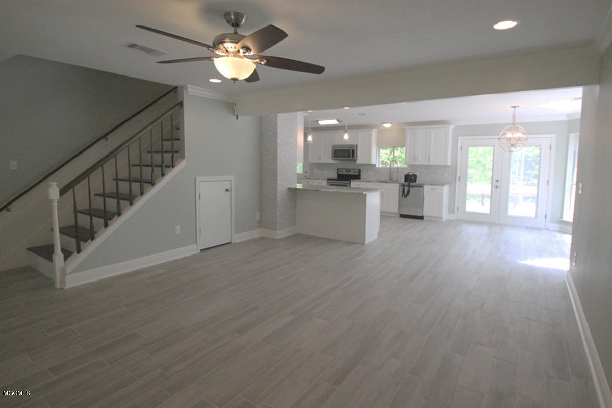 23224 Red Bluff Road Moss Point, MS 39562 - Photo 8 of 52 Living Room