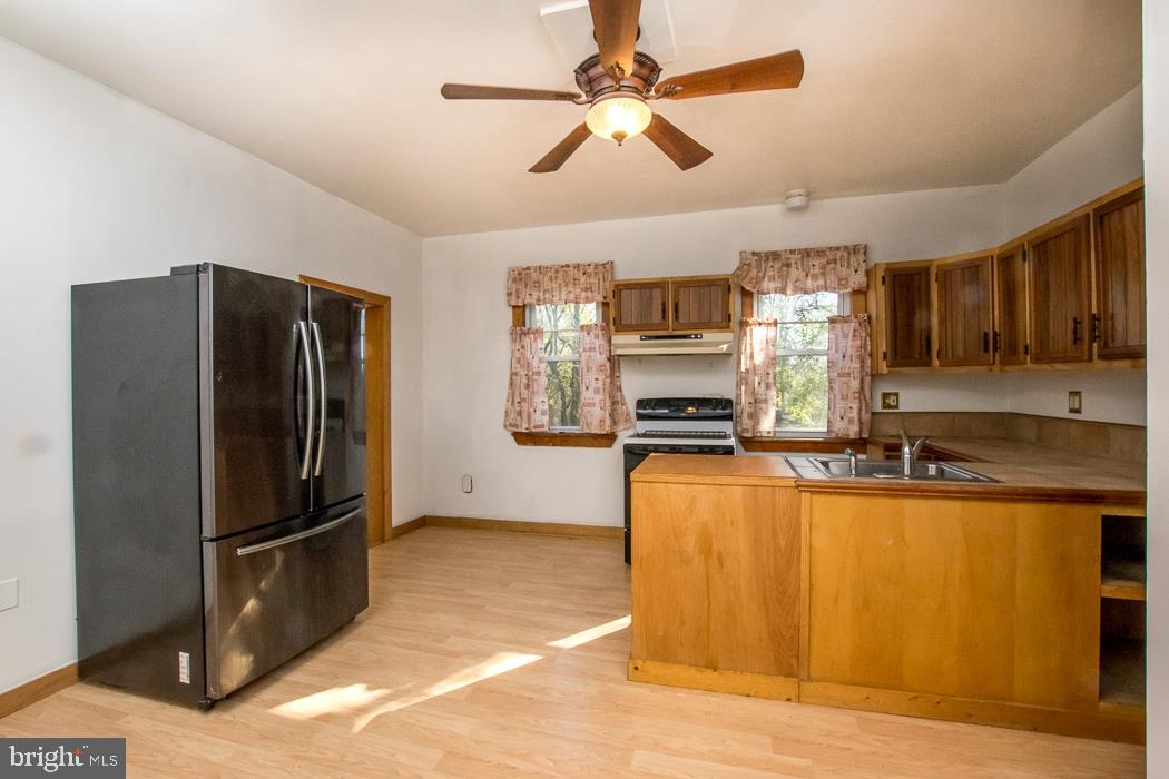 3025 Dublin Road Street, MD 21154 - Photo 11 of 29 Kitchen - Left Side
