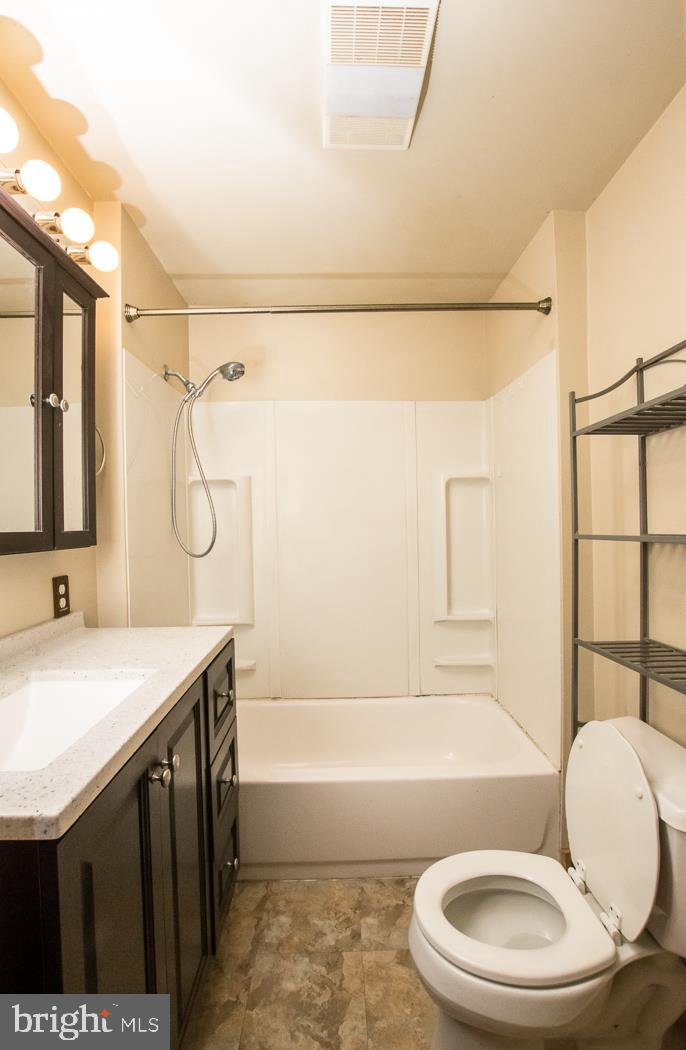 3025 Dublin Road Street, MD 21154 - Photo 13 of 29 Full Bath off Kitchen - Left Side