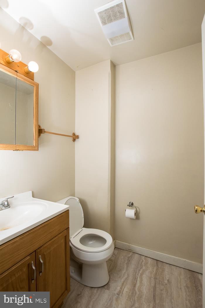 3025 Dublin Road Street, MD 21154 - Photo 15 of 29 Half Bath - 2nd Level - Left Side