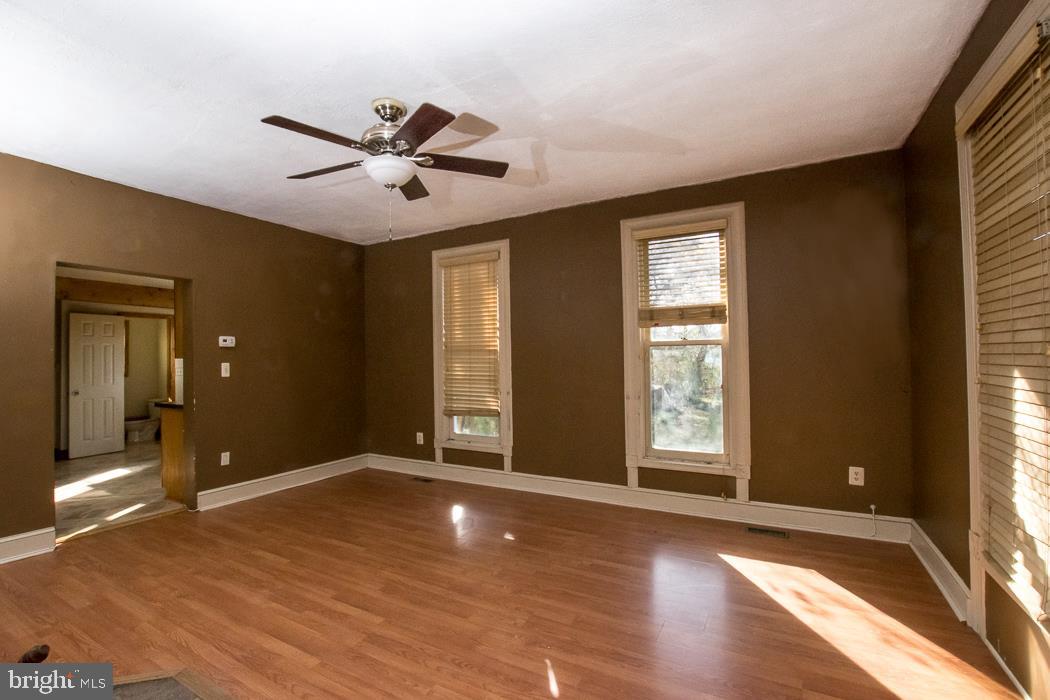 3025 Dublin Road Street, MD 21154 - Photo 17 of 29 Living Room - Right Side