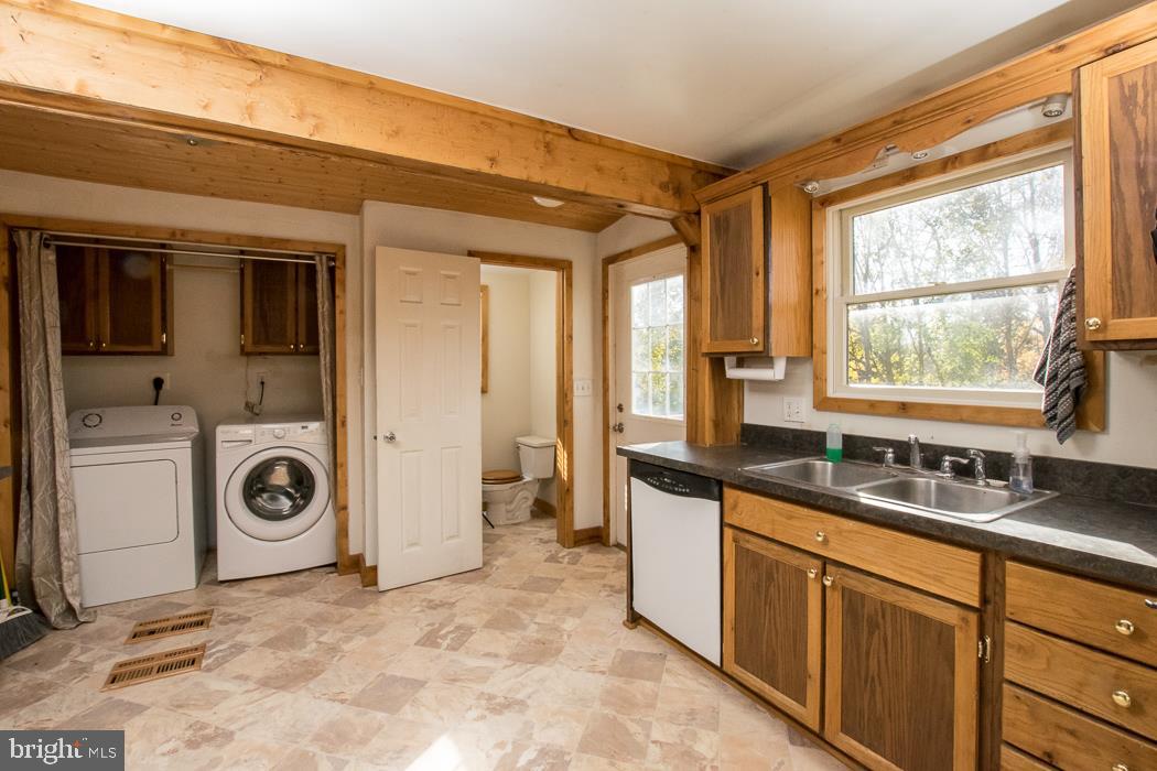 3025 Dublin Road Street, MD 21154 - Photo 19 of 29 Kitchen w/Laundry - Right Side