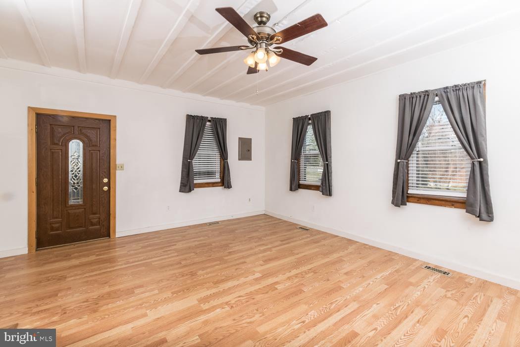 3025 Dublin Road Street, MD 21154 - Photo 8 of 29 Living Room - Left Side