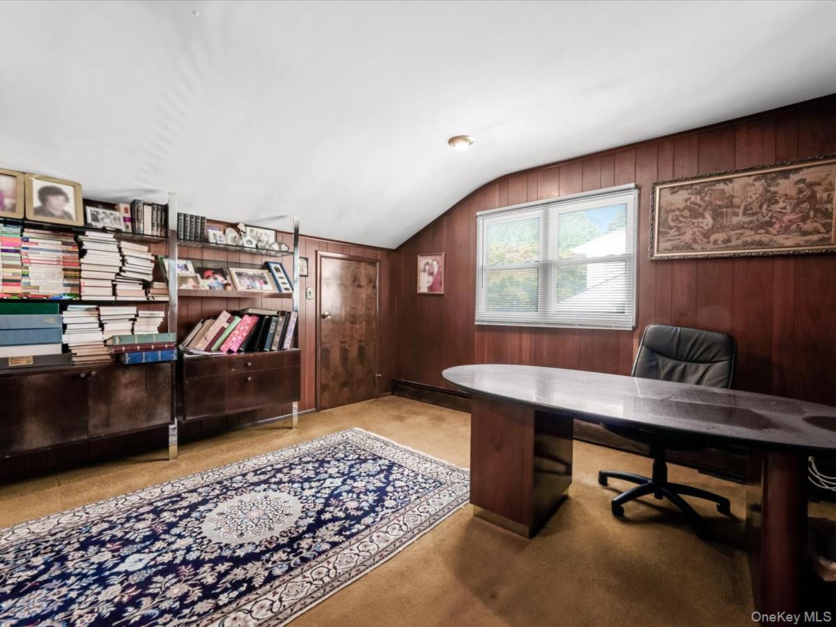 17 Cambridge Road Great Neck, NY 11023 - Photo 15 of 25 Gallery Image 15