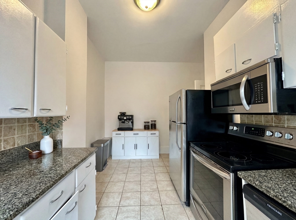 1683 Beacon Street, Unit 2 Brookline, MA 02445 - Photo 7 of 9