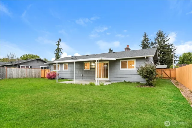 $2,795 | 1010 14th Street Northwest, Puyallup, WA 98371