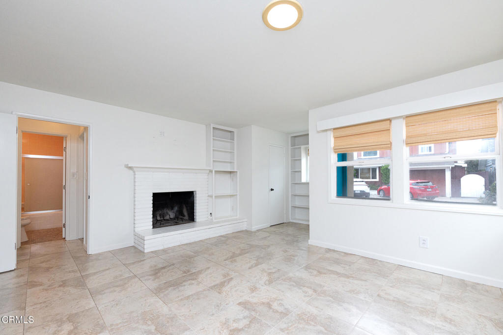 136 Oxnard Avenue Oxnard, CA 93035 - Photo 2 of 27