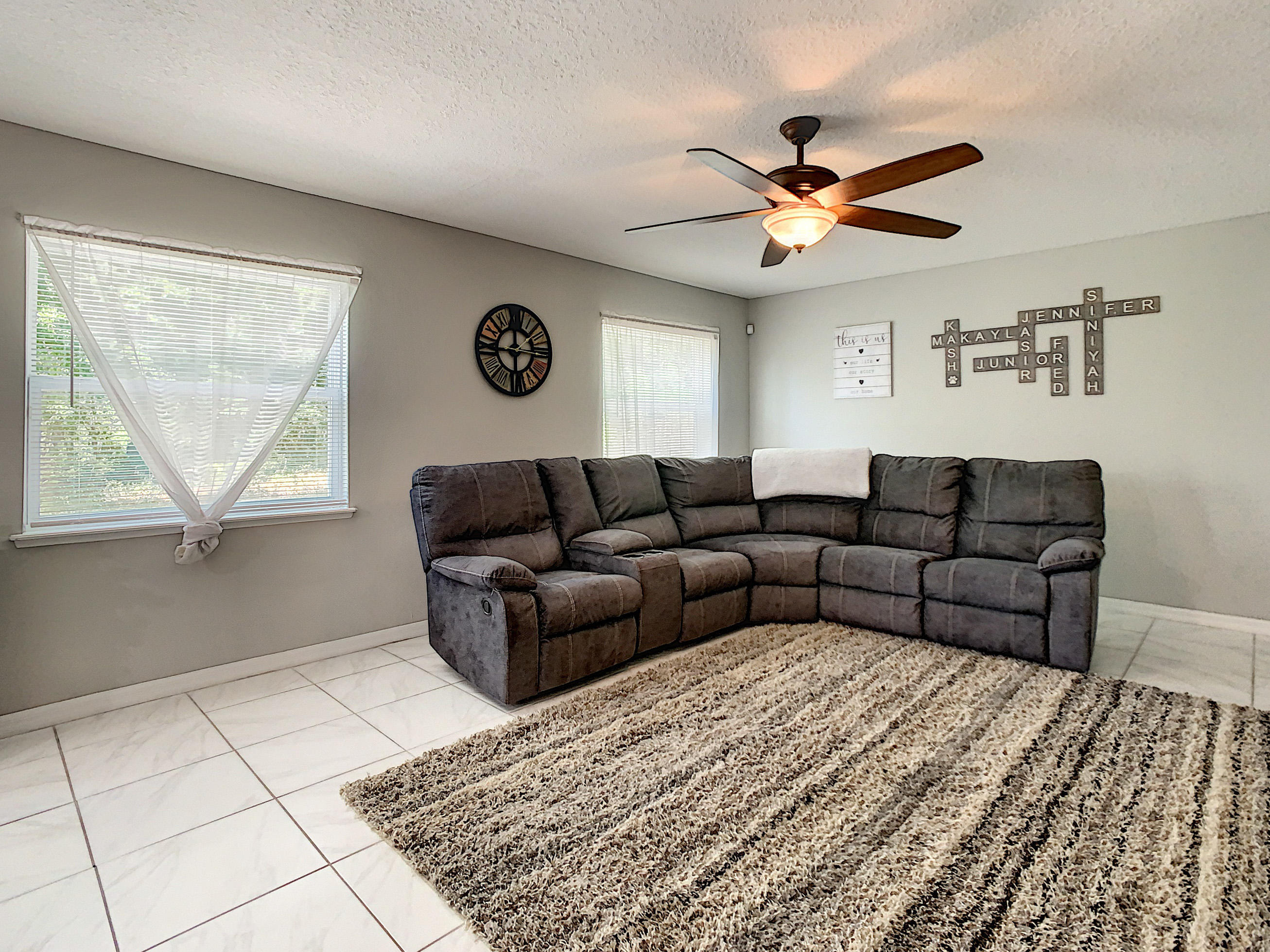 10281 Magnolia Ridge Road Jacksonville, FL 32210 - Photo 4 of 41 Living area