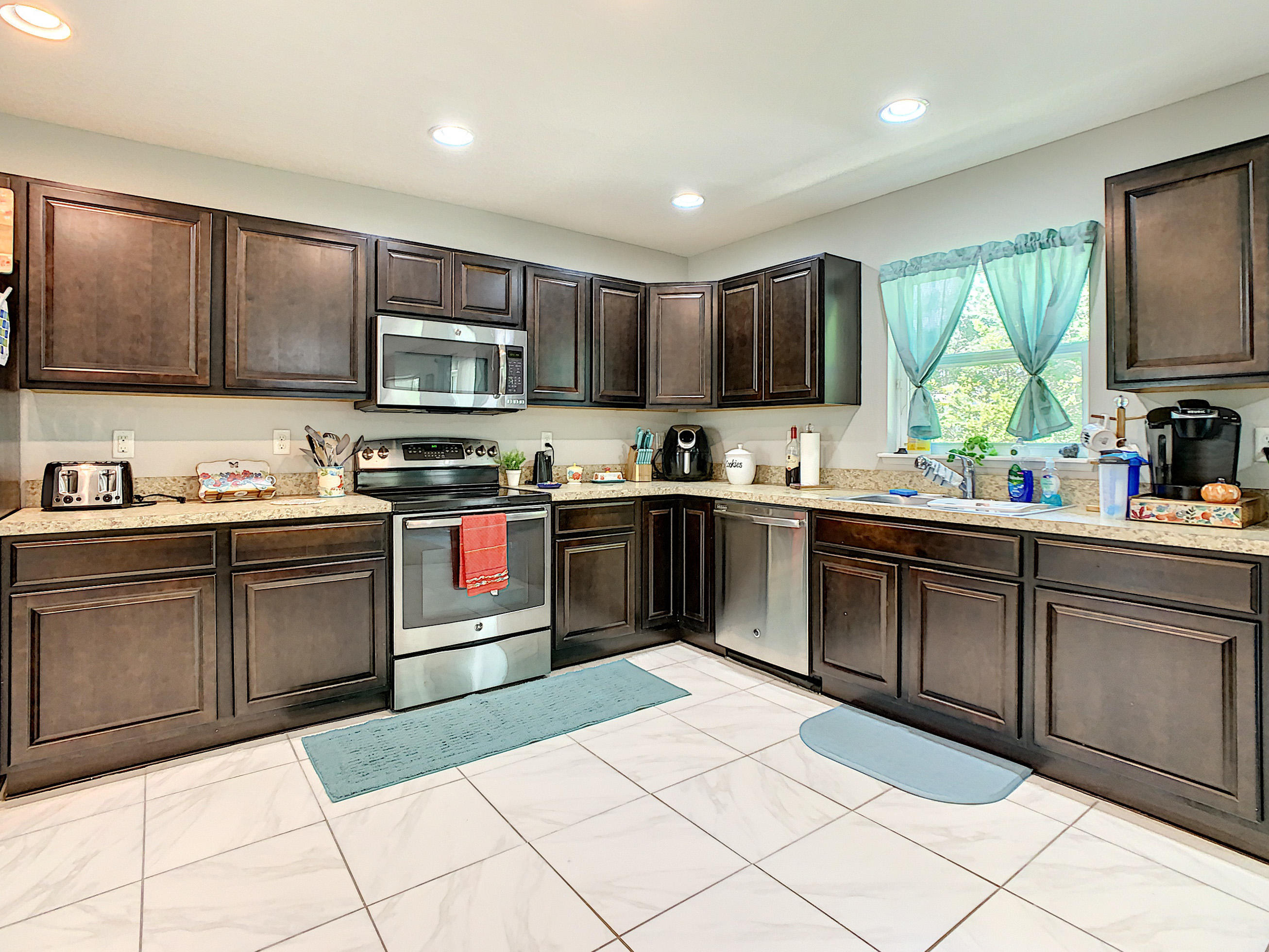 10281 Magnolia Ridge Road Jacksonville, FL 32210 - Photo 7 of 41 Kitchen