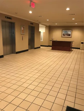 $1,800 | 7575 Kirby Drive, Unit 2403, Houston, TX 77030