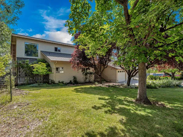 $459,000 | 734 Meadowlark Lane, Yreka, CA 96097