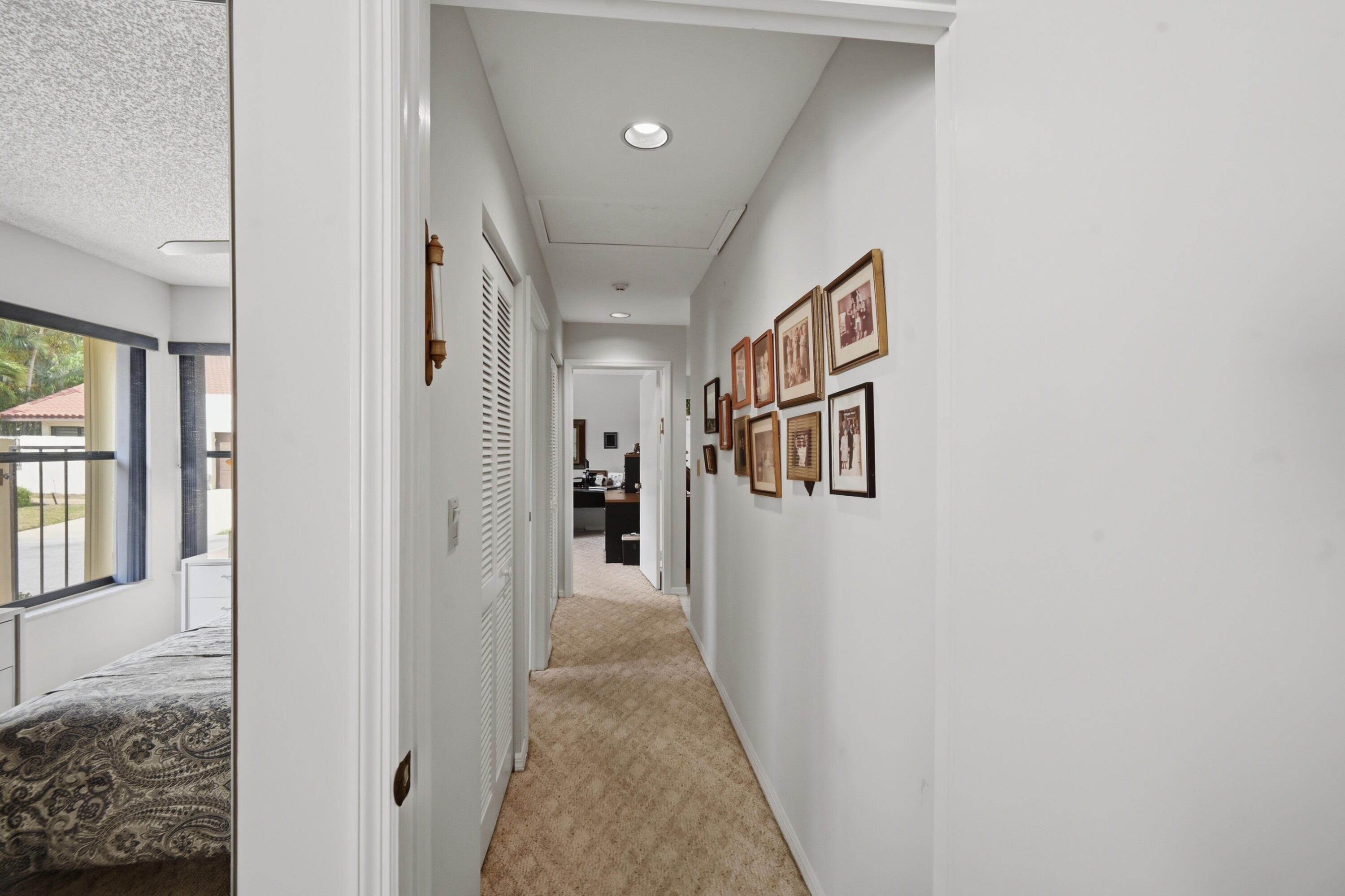 6906 Palmar Court Boca Raton, FL 33433 - Photo 26 of 42 Hallway