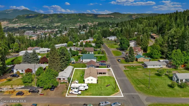 $435,000 | 2040 Washington Avenue, St. Maries, ID 83861