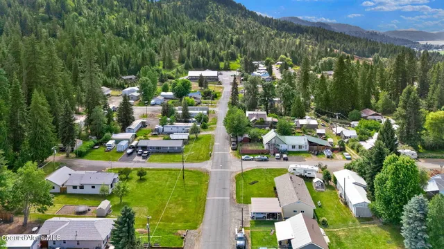 $435,000 | 2040 Washington Avenue, St. Maries, ID 83861