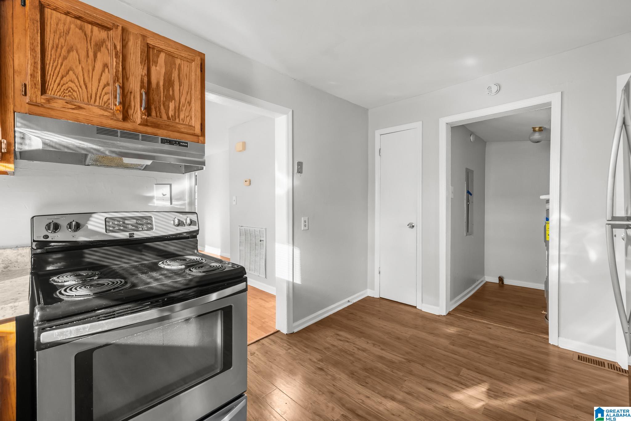 3921 Rutledge Avenue Southwest Birmingham, AL 35221 - Photo 6 of 18