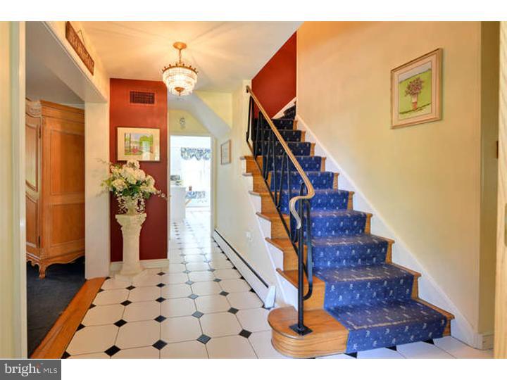 112 Deerfield Road Broomall, PA 19008 - Photo 2 of 25 Foyer