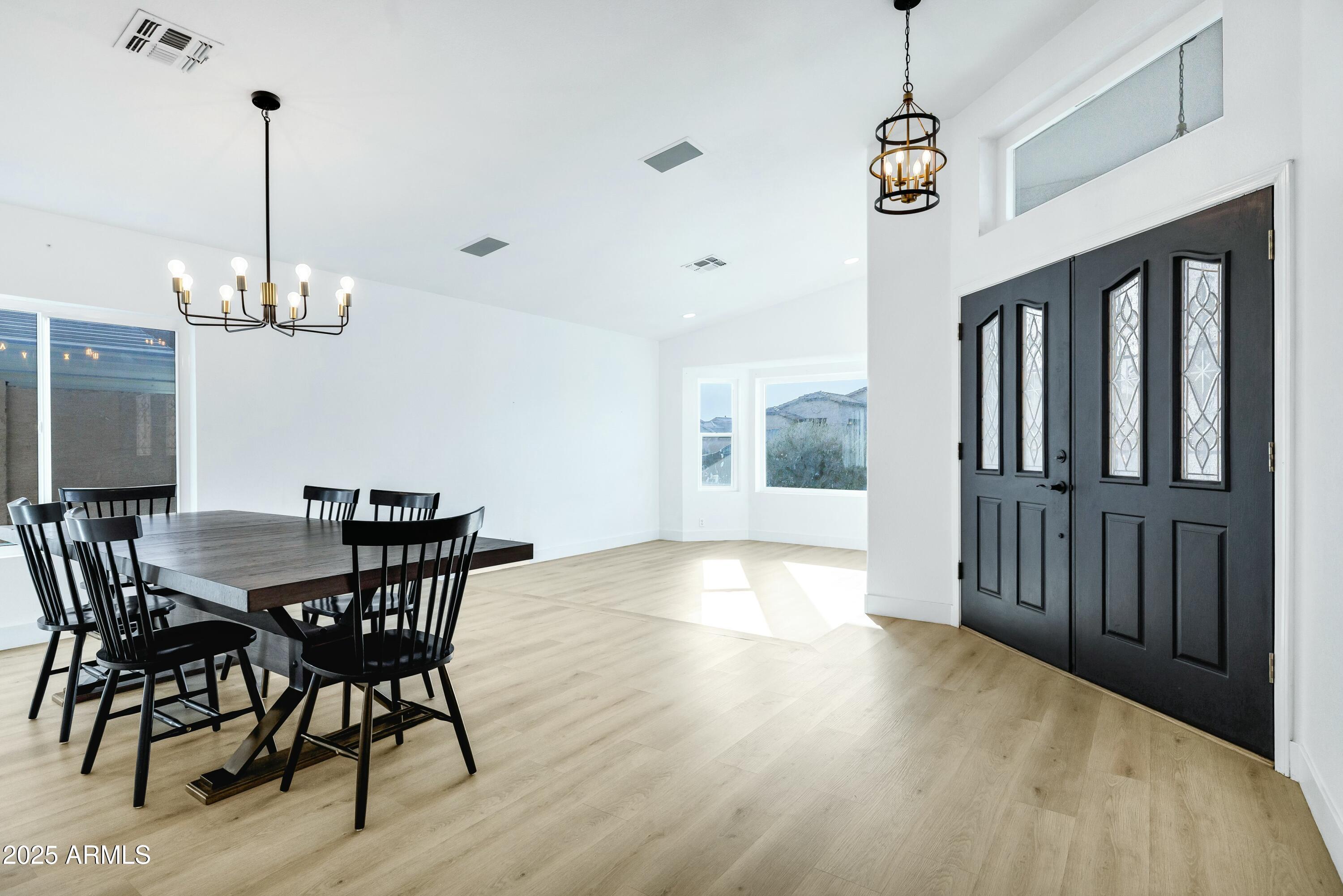 8740 West Bloomfield Road Peoria, AZ 85381 - Photo 9 of 40 tempImagewtcWbt