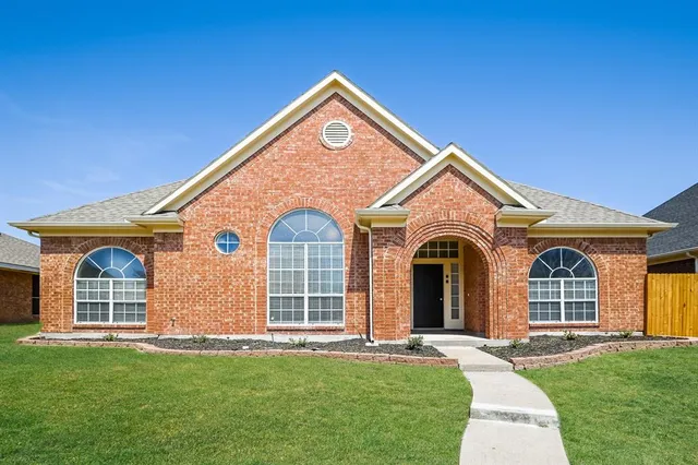 $2,360 | 8117 Eagle Drive, Rowlett, TX 75088