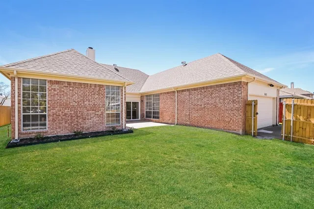 $2,360 | 8117 Eagle Drive, Rowlett, TX 75088