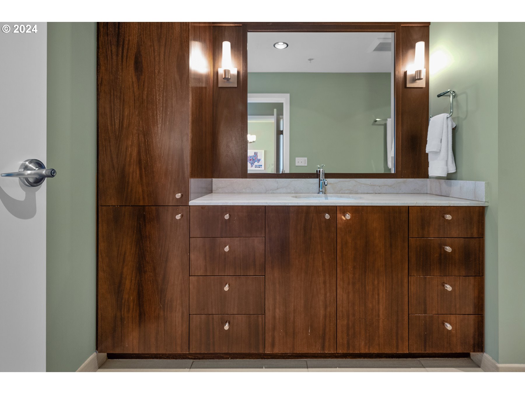 2351 Northwest Westover Road, Unit 1003 Portland, OR 97210 - Photo 28 of 42 Gallery Image 28