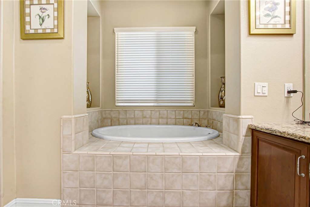 498 Green Orchard Place Riverside, CA 92506 - Photo 19 of 51