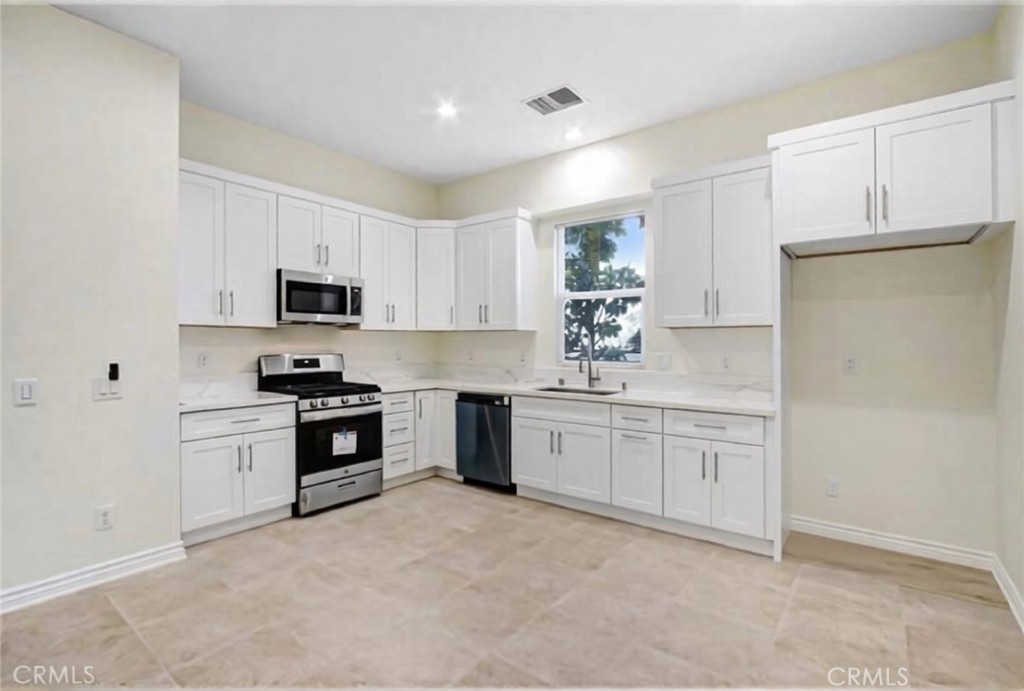 498 Green Orchard Place Riverside, CA 92506 - Photo 36 of 51