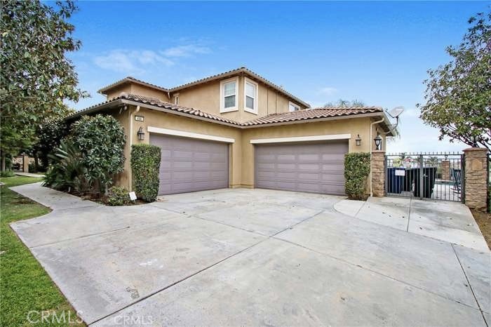 498 Green Orchard Place Riverside, CA 92506 - Photo 4 of 51