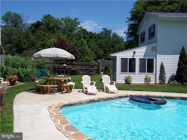 11 Parry Road Cinnaminson, NJ 08077 - Photo 16 of 18 Pool