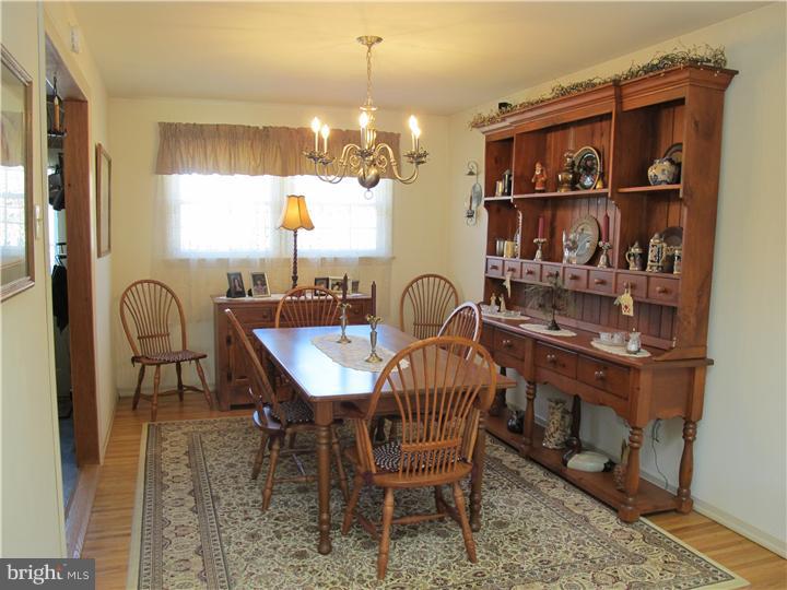 11 Parry Road Cinnaminson, NJ 08077 - Photo 5 of 18 Dining Room