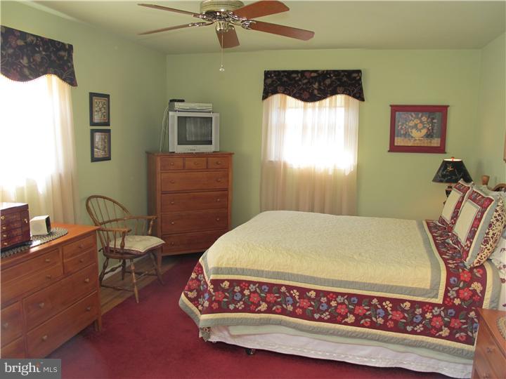 11 Parry Road Cinnaminson, NJ 08077 - Photo 8 of 18 Master Bedroom
