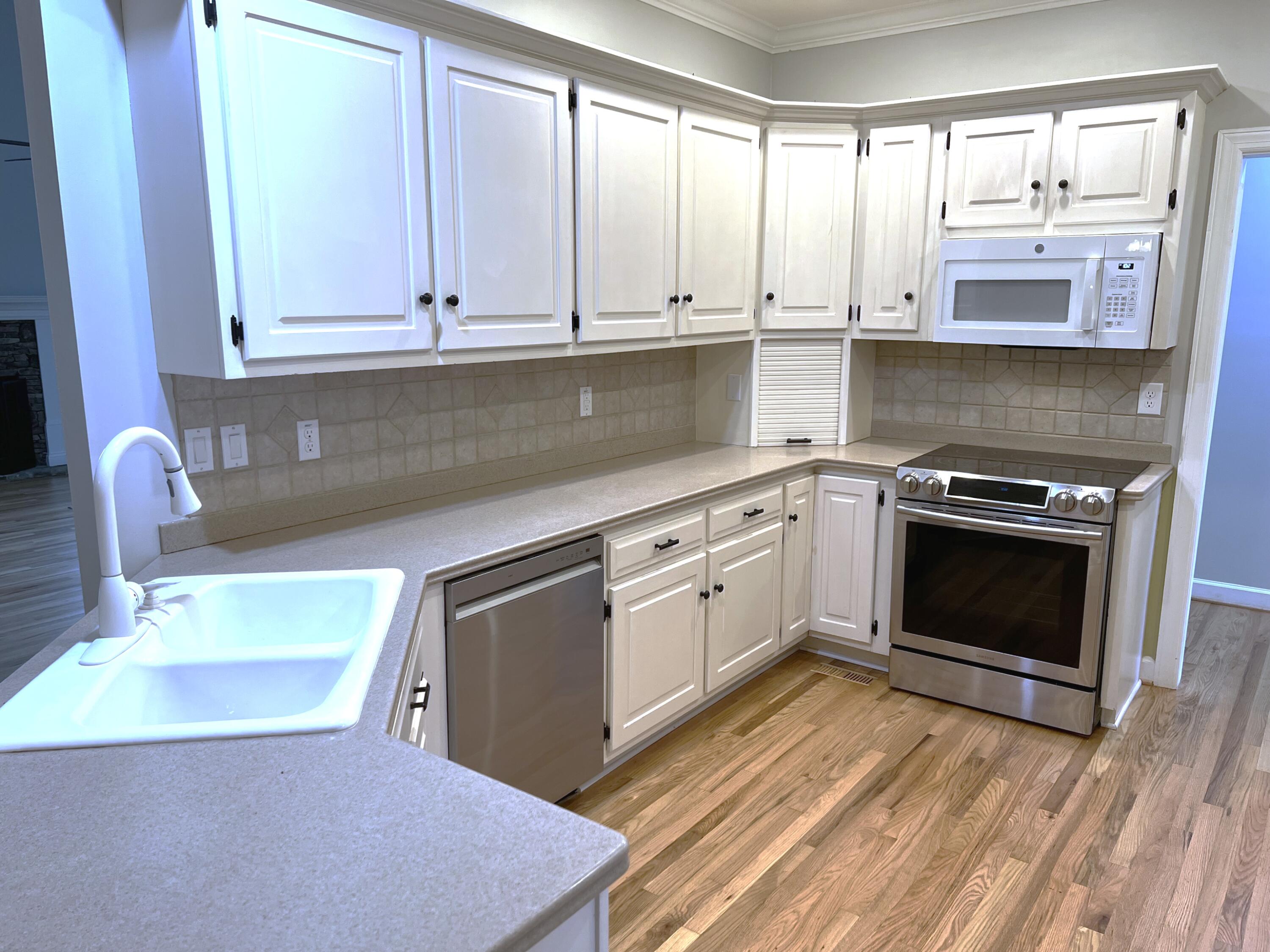 6407 Cheltenham Road South Hixson, TN 37343 - Photo 14 of 47 alternate kitchen view
