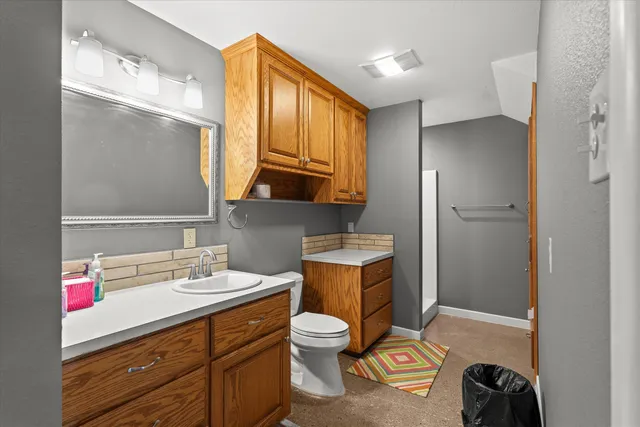 a view of a yard in front of the house