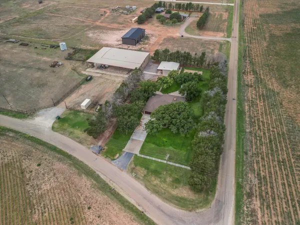 $799,900 | 741 North Barton Lane, Levelland, TX 79336