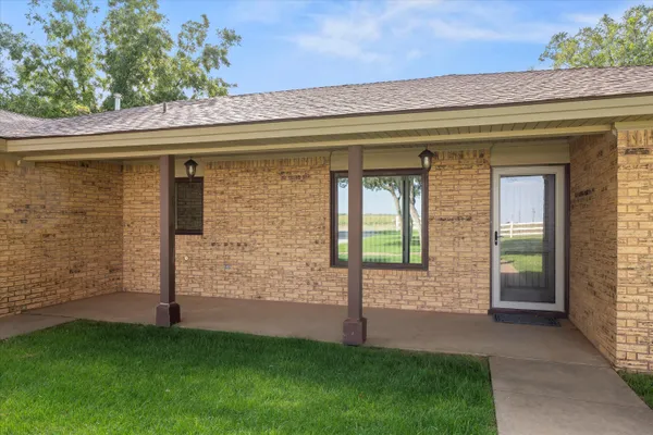 $799,900 | 741 North Barton Lane, Levelland, TX 79336